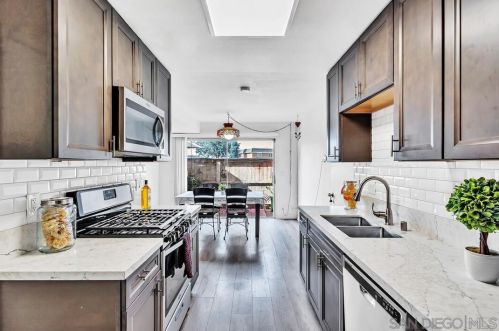 1211 Mariposa Ct, Vista CA  92084-3445 exterior