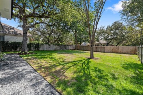 10209 Broomflower Dr, Austin TX  78739-1448 exterior