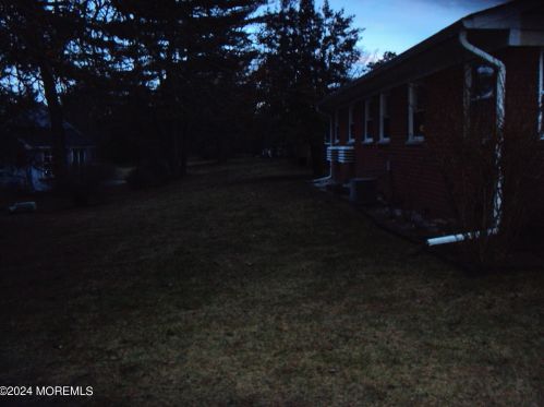 47 Columbus Blvd, Lakehurst, NJ 08759-1870