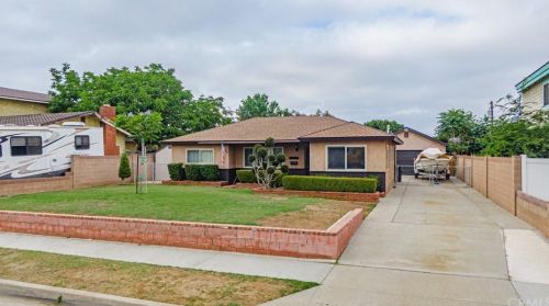 9040 Laurel St, Bellflower, CA 90706-5611
