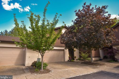 343 Sayre Dr, Princeton NJ  08540-5839 exterior