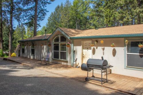 5740 Pecky Cedar Ln, Michigan Bluff, CA 95631-9797
