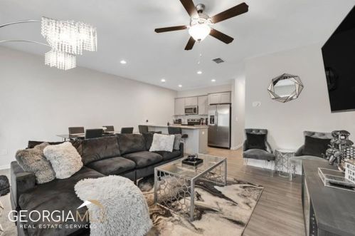 3132 Meadowstone Ln, Atlanta GA  30331-2939 exterior