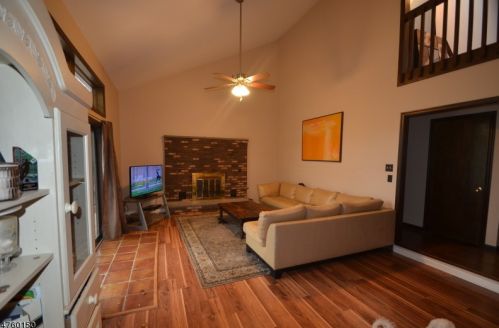 9 Margaret Ter, Sparta, NJ 07871-3733