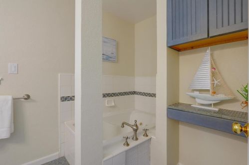 2179 Karren St, Concord CA  94520-2224 exterior