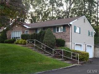 5500 Shawnee Dr, Bethlehem, PA 18017-9273