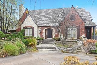 119 8th St, Oak Brook, IL 60521-4520