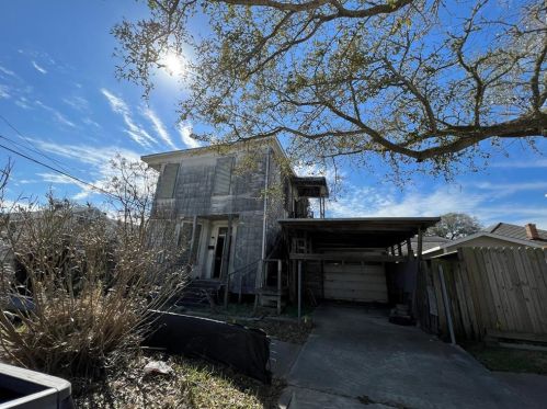 1311 37th St, Galveston, TX 77550-4120