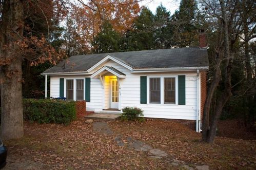 1338 Park Hill Dr, Gainesville, GA 30501-1946