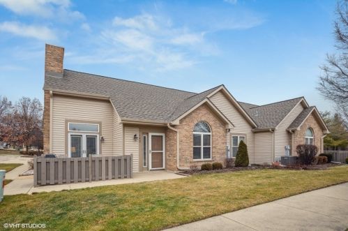 142 Canterbury Ct, Hanover Park, IL 60108-1978