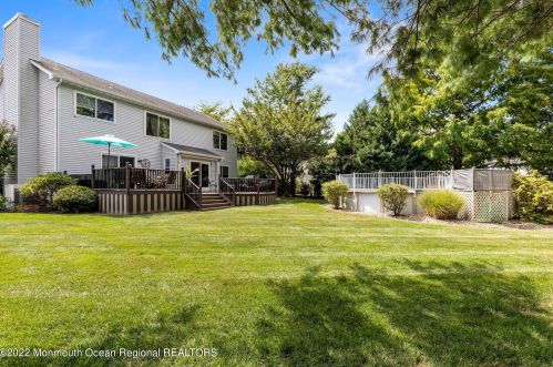 3 Princeton Ct, Tinton Falls NJ 07702-4055 exterior