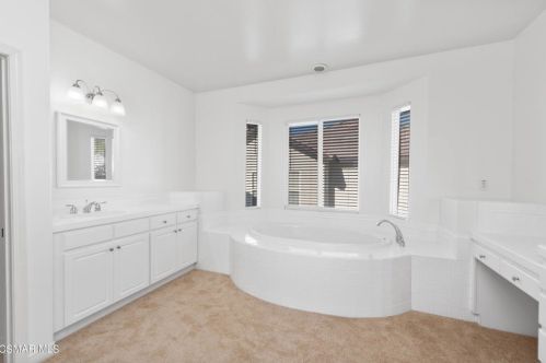 5934 Indian Terrace Dr, Simi Valley CA  93063-5771 exterior