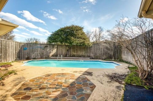 9738 Amberley, Dallas TX  75243-2303 exterior