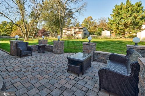 16 Ronit Dr, Trenton NJ 08628-2225 exterior