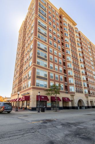 77 Evergreen Ave, Arlington Hts IL  60005-1497 exterior