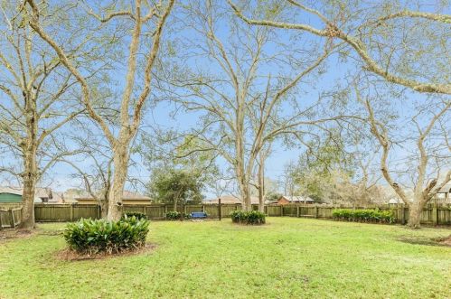 921 Western Ave, Angleton TX 77515-4256 exterior