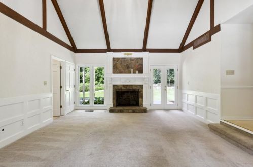 285 Brackenwood Cir, Atlanta GA  30328-2648 exterior