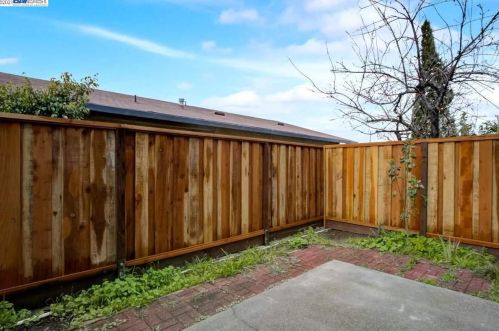 595 Blossom Way, Hayward CA  94541-1958 exterior