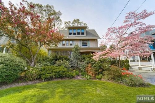 18 Lenox Ave, Ridgewood, NJ 07450-4217