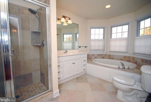 6 Torrey Ln, Princeton NJ 08542-3231 exterior