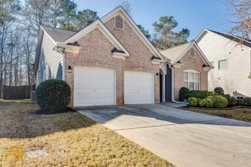 2816 Harcourt Dr, Locust Grove, GA 30248-7051