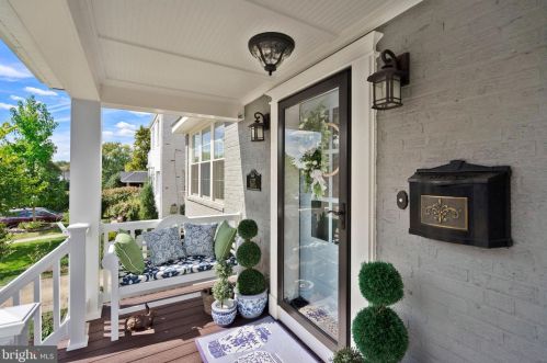 6237 27th St, Arlington, VA 22207-1155