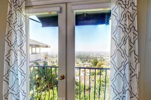 11832 Cir Dr, Whittier CA 90601-2352 exterior