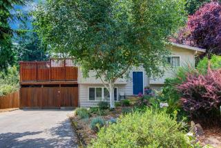 14217 76th Pl, Kirkland, WA 98034-5060
