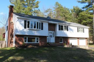 4 Susan Ln, Rochester, NH 03867-5041