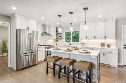 2070 Un Dr, Aurora CO 80015-6600 exterior