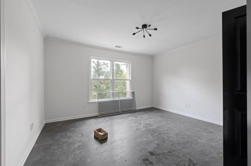 695 Highland Oaks Dr, Atlanta GA  30331-9210 exterior