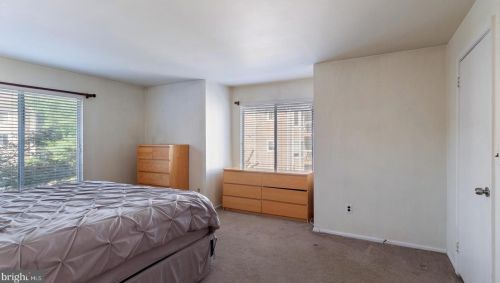 363 Silvia St, Trenton NJ 08628-3237 exterior