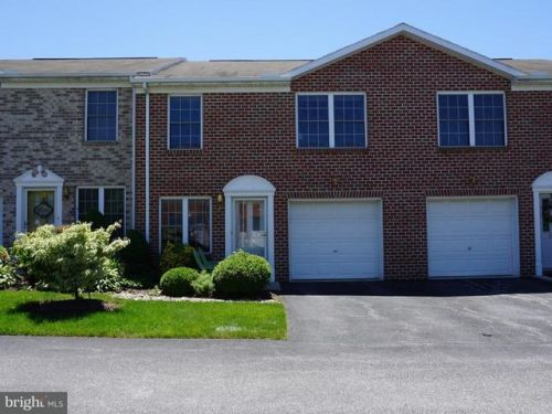 3558 Mark Dr, York, PA 17402-3178