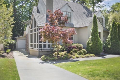 2875 Hills Dr, Atlanta GA  30305-3269 exterior
