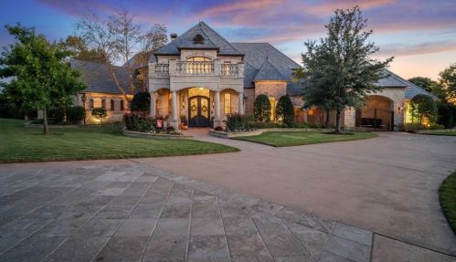 9341 Bella Terra Dr, Fort Worth, TX 76126-1901