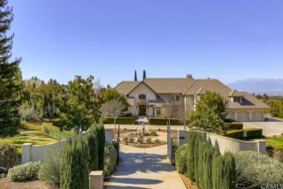 11220 Walnut St, Redlands, CA 92374-7610