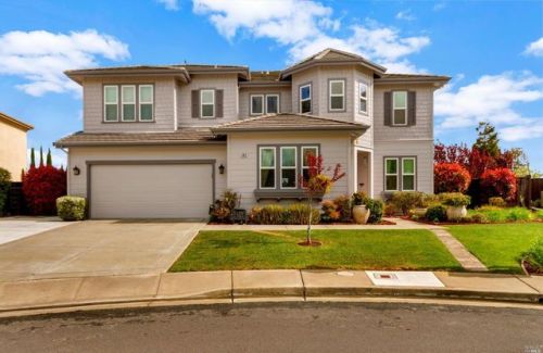 392 Piercy Dr, Benicia, CA 94510-3954