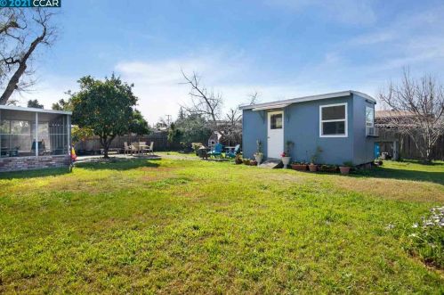 1829 Noemi Dr, Concord CA  94519-1445 exterior