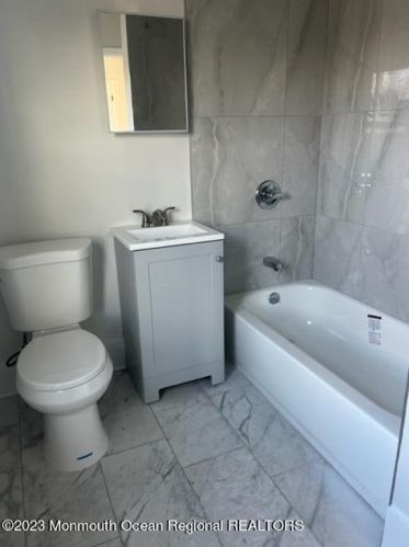 1541 Sewall Ave, Tinton Falls NJ  07712-6357 exterior