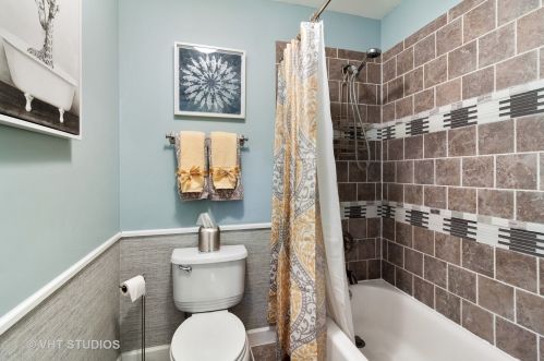 864 Burning Trl, Carol Stream IL  60188-9190 exterior