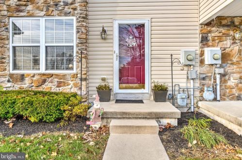 3 Normans Ford Dr, Erial, NJ 08081-5647