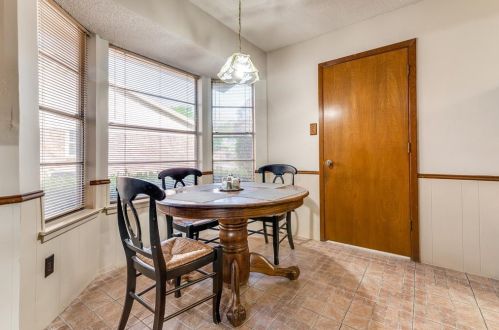 8604 Brook Ridge Dr, Fort Worth TX  76182 exterior