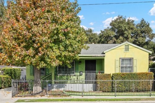 173 Woodbury Rd, Altadena, CA 91001-5725
