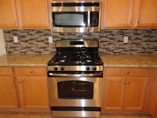 2318 Reading Hills Ave, Henderson NV  89052-5836 exterior