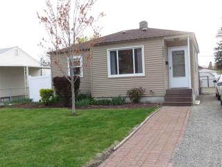2807 Nelson St, Spokane WA  99207-5674 exterior