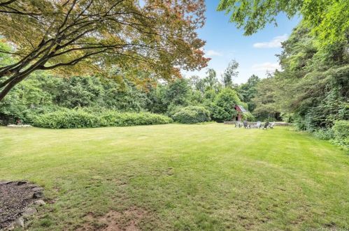 24 Morgan Dr, Wallingford CT  06492-2641 exterior