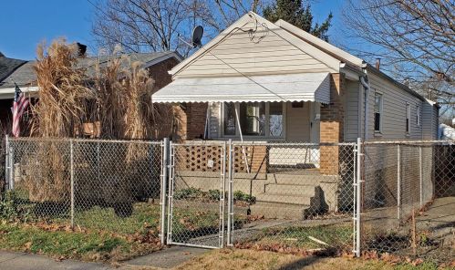 121 Forrer St, Cincinnati OH 45215-3049 exterior