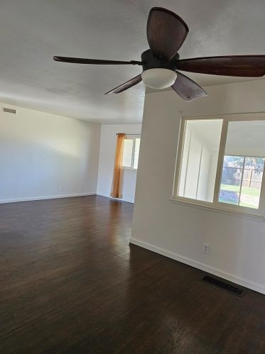 8937 Polhemus Dr, Elk Grove, CA 95624-2051