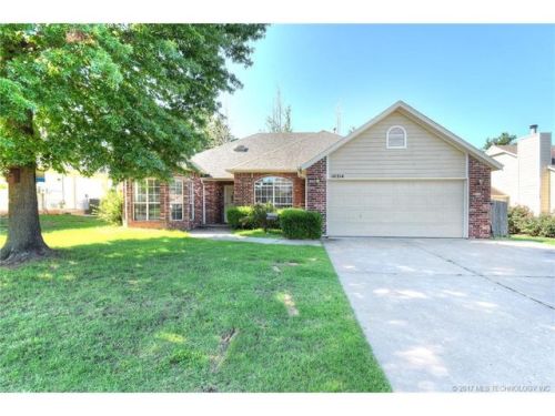 10214 115th Pl, Bixby, OK 74008-3216