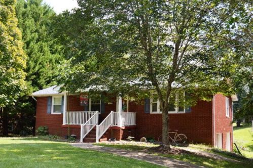 407 Ellenberg Ave, Greenwood, SC 29646-3820
